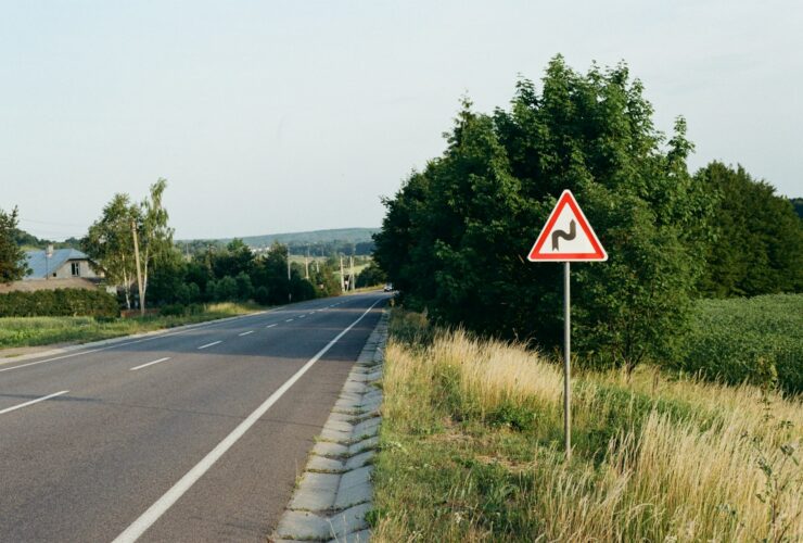 közlekedési tábla Magyarországon